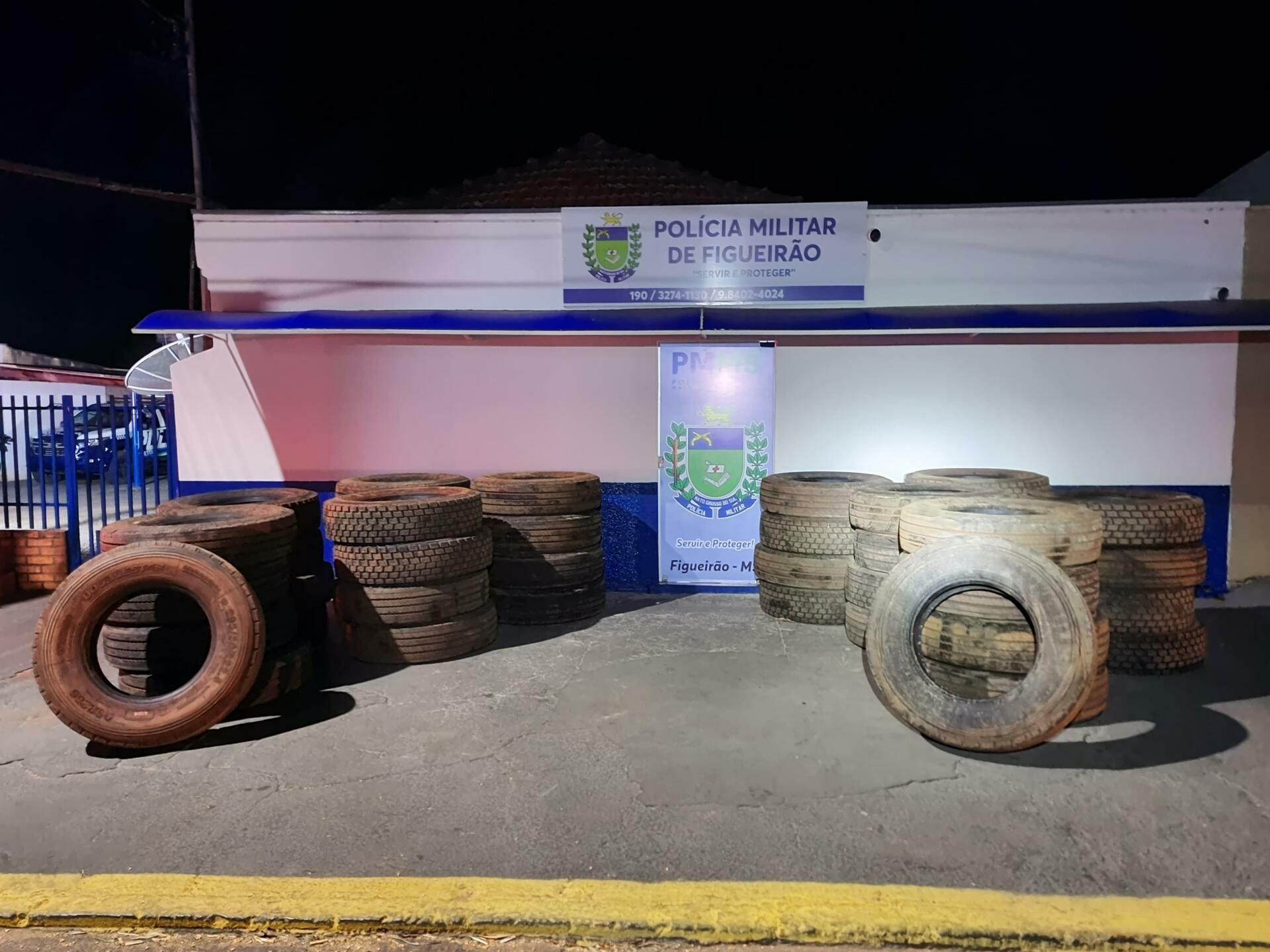 Imagem de compartilhamento para o artigo Motorista tenta enganar policiais e acaba preso com carga de pneus em Figueirão da MS Todo dia